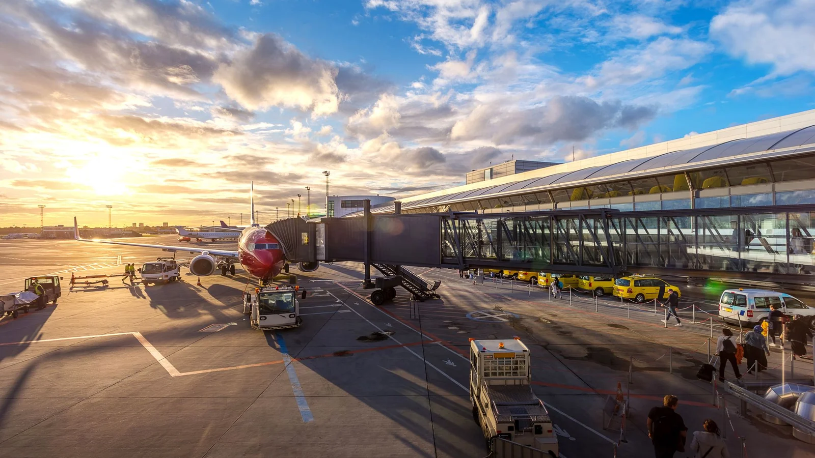 Airport departure board — judging one-stop flight savings and connection time