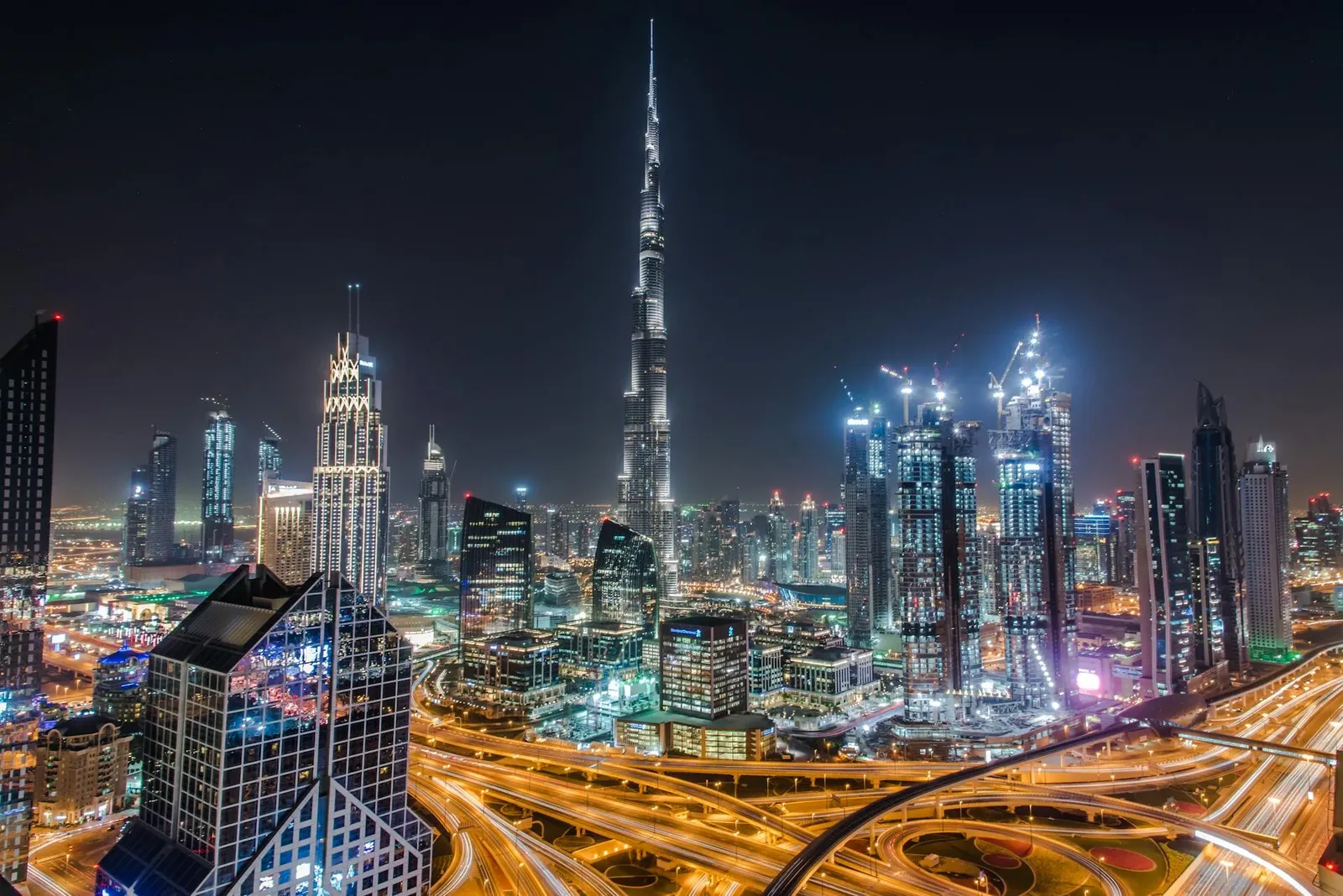 Desert safari dunes — Dubai tours and attractions