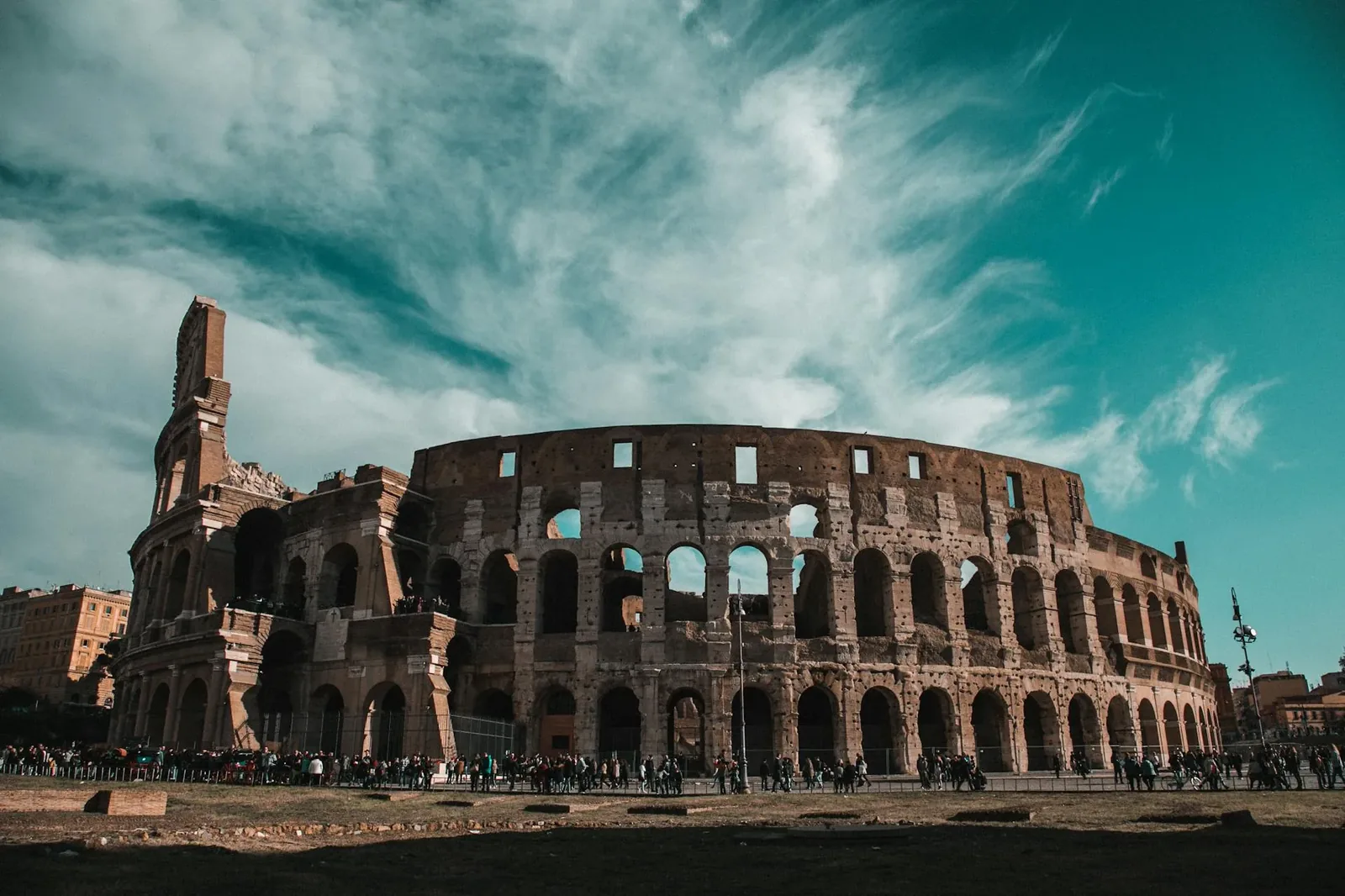 Colosseum and historic centre — Rome stays guide