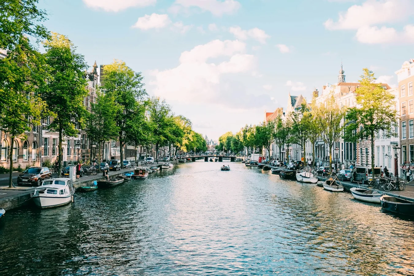 Amsterdam Rijksmuseum — De Pijp vs Centrum stay comparison