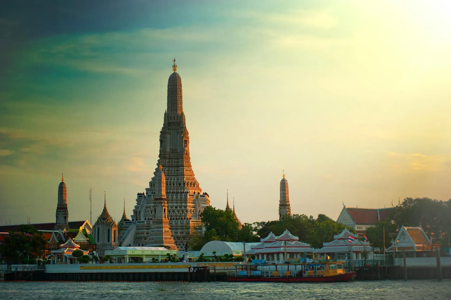 Bangkok cityscape — best time to visit Bangkok