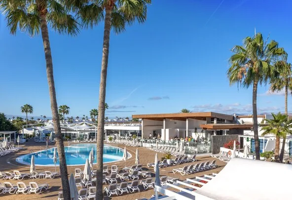 Hyde Park Lane — pool and pavilion, Puerto del Carmen