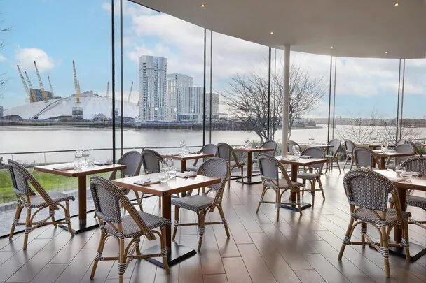 Radisson Blu New Providence Wharf — riverside dining with O2 Arena views