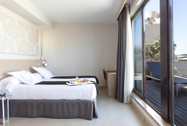 Hotel Ópera — room with private terrace near Sol, Madrid