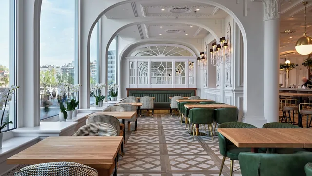 Hotel de Londres y de Inglaterra — classic seafront hotel overlooking La Concha beach, San Sebastián