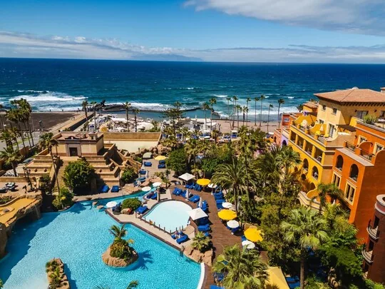 Europe Villa Cortes — beachfront resort with pyramid pool, Playa de las Américas