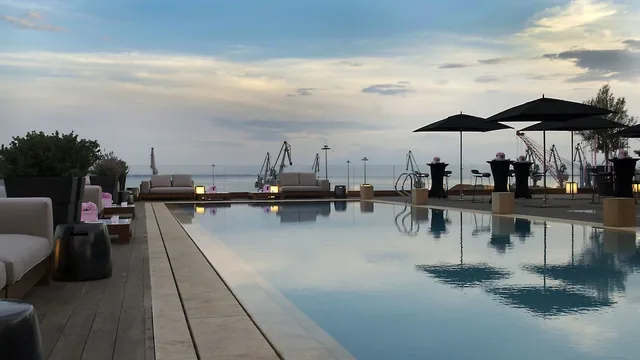 The Met Hotel — design hotel with a rooftop pool in the new harbour quarter of Thessaloniki