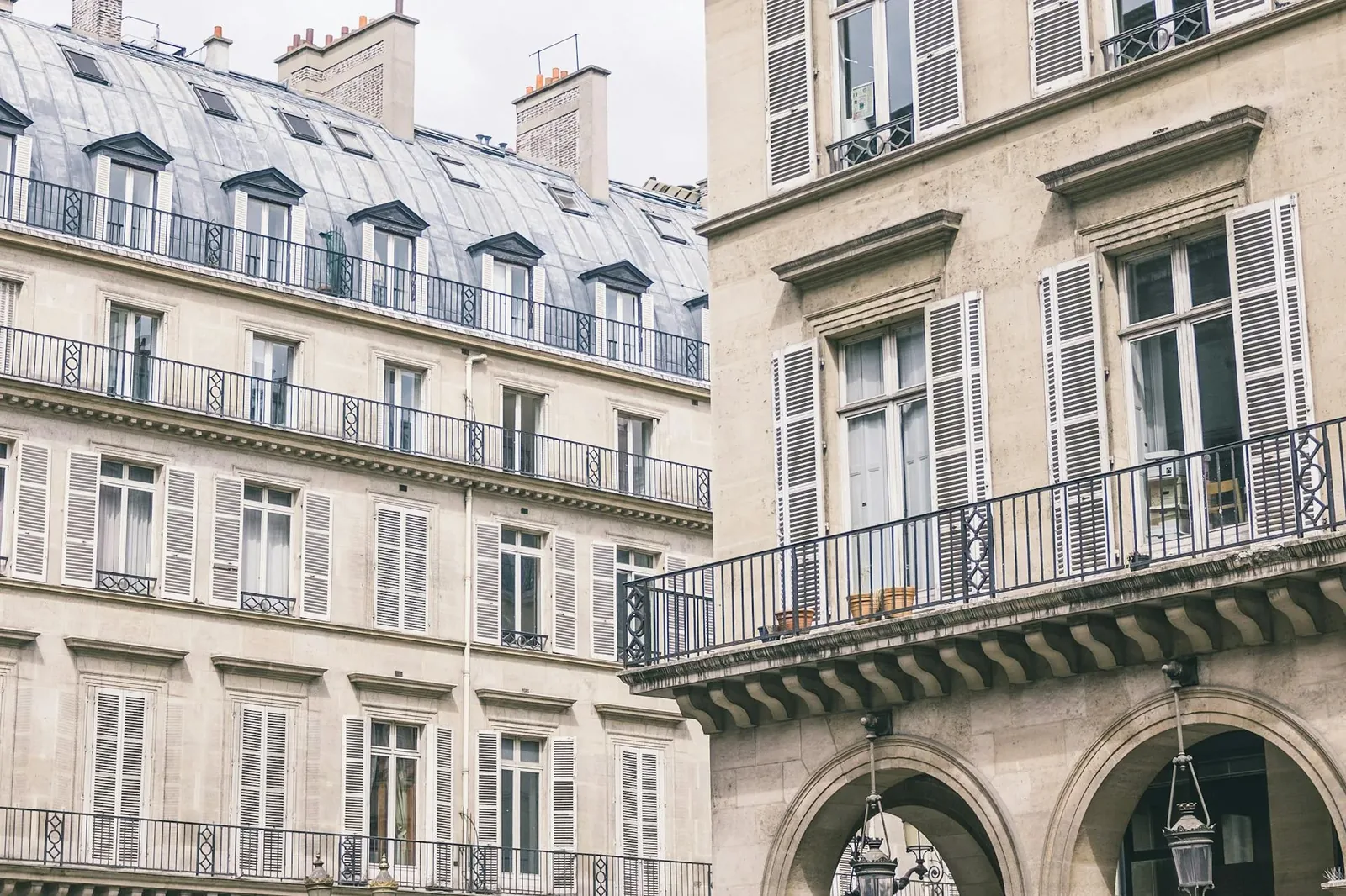 Paris Champs-Élysées — European city break flight fares